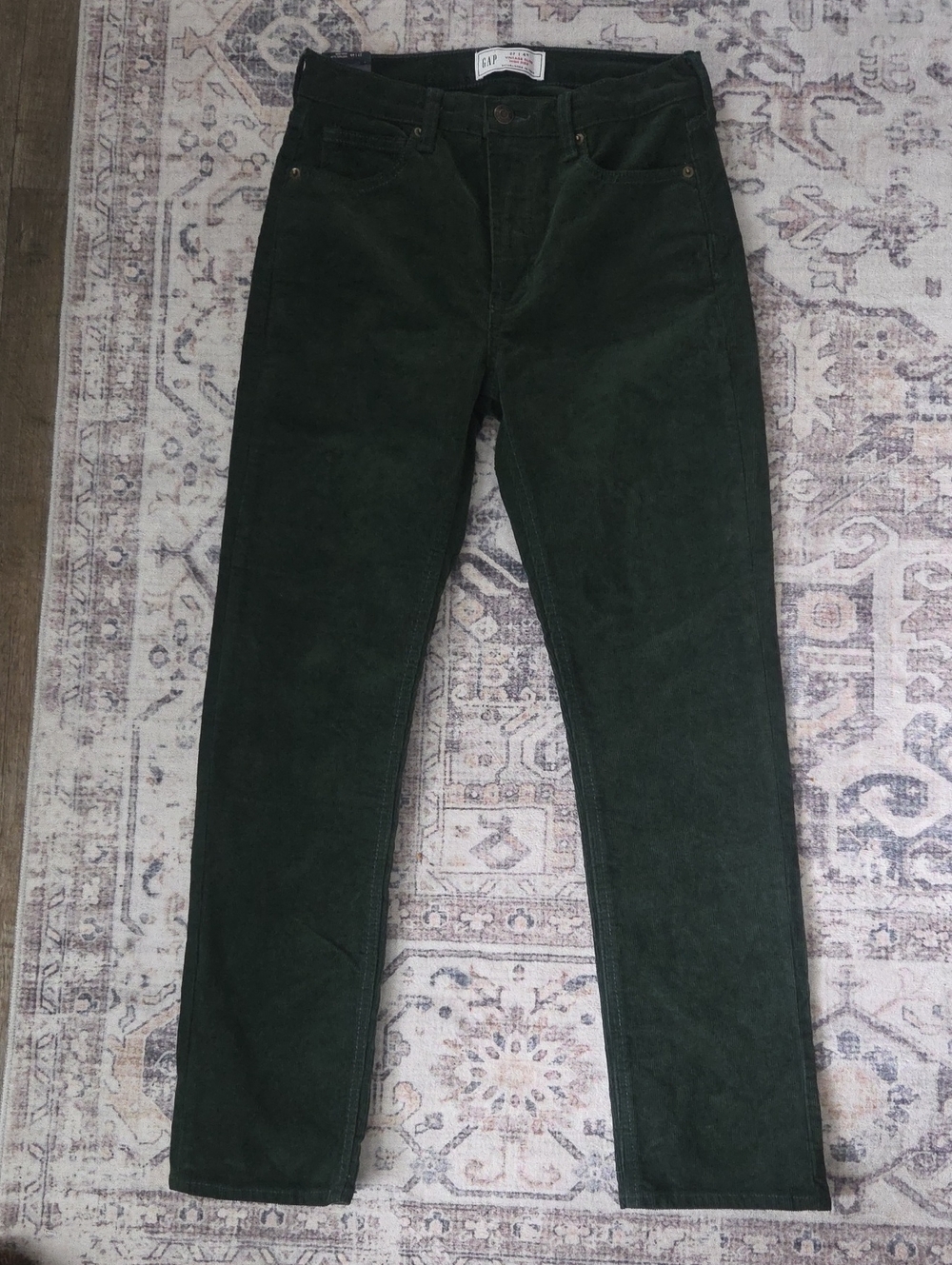 GAP Wom Uen's Slim Straight Corduroy Jeans in Forest Green